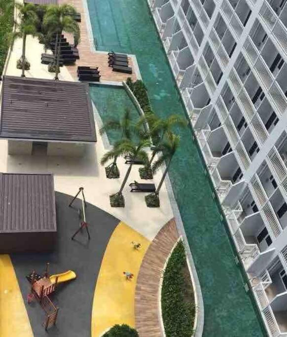 Breeze Residences - 1Br Unit With Balcony -Top Floor Manila Exteriör bild